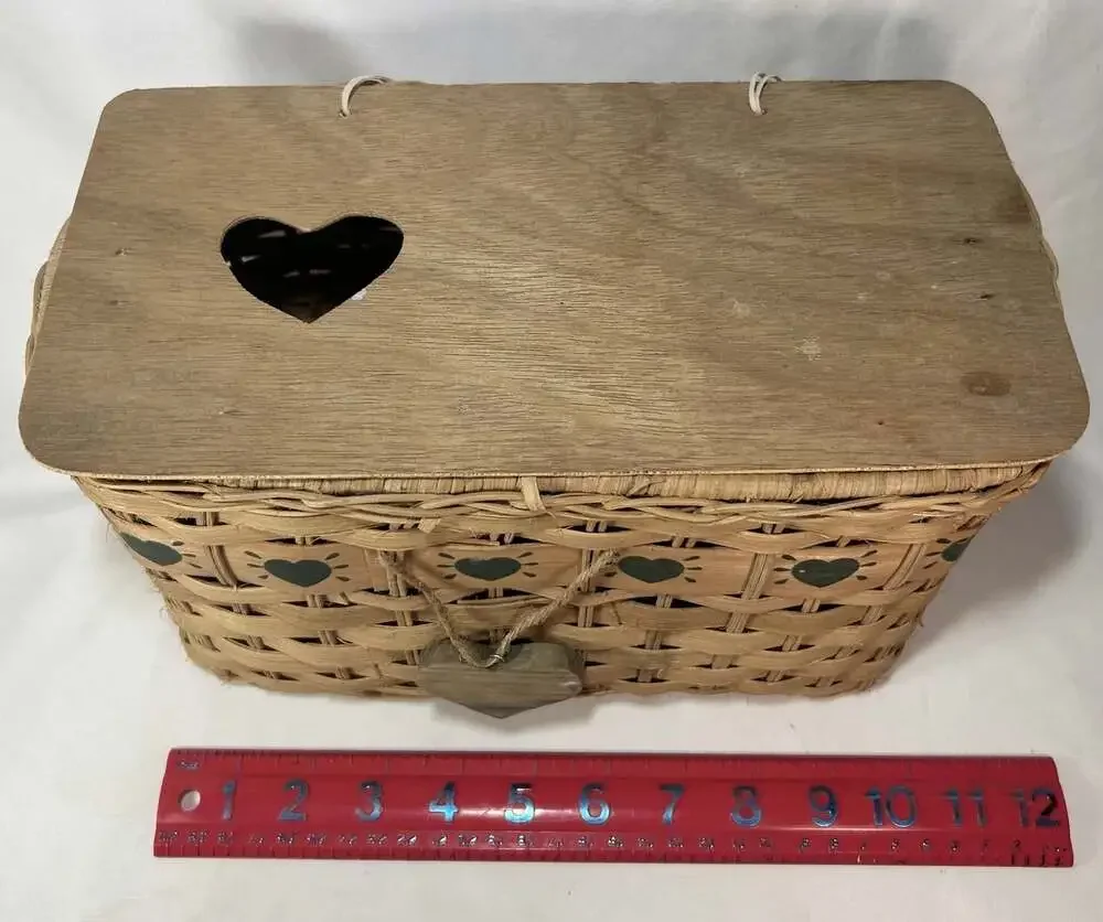 Kitschy Country Woven Hearts Basket organizer can hang for mail